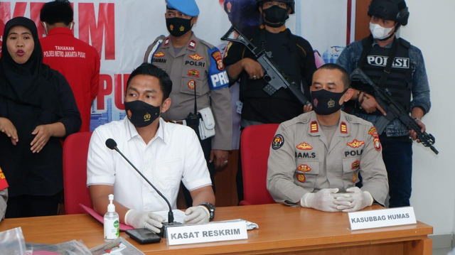 Jumpa pers kasus begal di Tugu Tani, di Polres Metro Jakarta Pusat, Selasa (25/5). Foto: Humas Polres Metro Jakarta Pusat