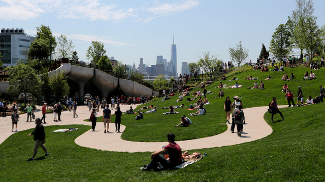 Taman apung di kota New York, AS. Foto: Reuters/Mike Segar