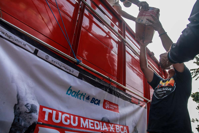 Foto: Penyaluran Donasi Gempa Malang oleh Tugu Media Peduli X Bakti BCA (1038193)