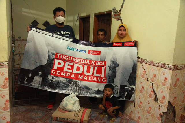 Foto: Penyaluran Donasi Gempa Malang oleh Tugu Media Peduli X Bakti BCA (1038197)