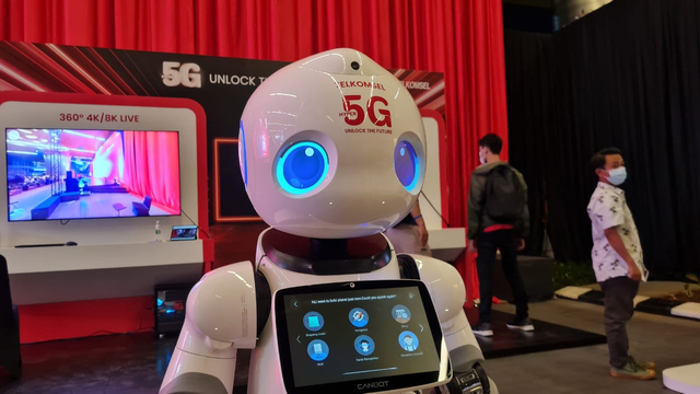 Robot otonom yang berjalan di jaringan 5G Telkomsel. Foto: Bianda Ludwianto/kumparan