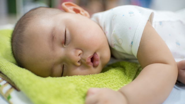 Ilustrasi bayi tidur mendengkur. Foto: Shutter Stock