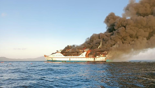 Kapal KM Karya Indah dikabarkan terbakar di perairan Sanana, Kepulauan Sula. Foto: Istimewa