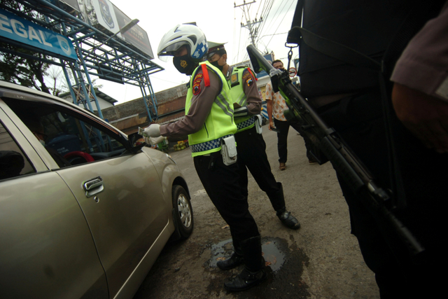 Foto: Penyekatan Mudik Upaya Menekan Penyebaran Virus Corona (185322)