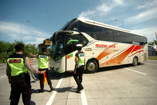 Ada Penyekatan 3 Jalan Arteri Perbatasan Jawa Tengah di Masa Idul Adha (95171)