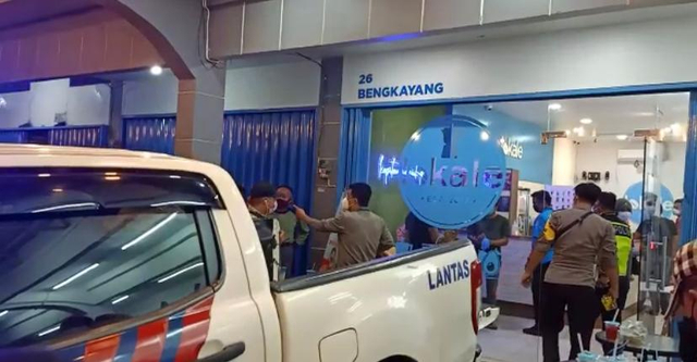 Polisi berada di lokasi kejadian. Foto: Dok. Hi!Pontianak