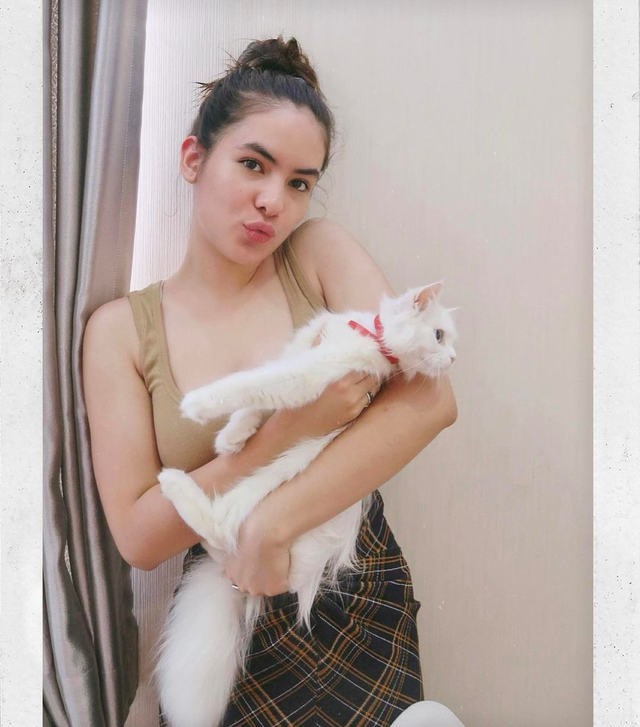 Membandingkan Gaya Steffi Zamora dan Rachel Vennya (10093)