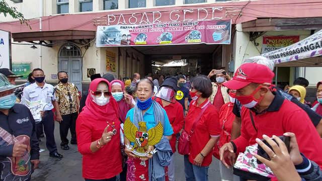 Pedagang Pasar Gede Solo ikuti lomba menghafal teks Pancasila