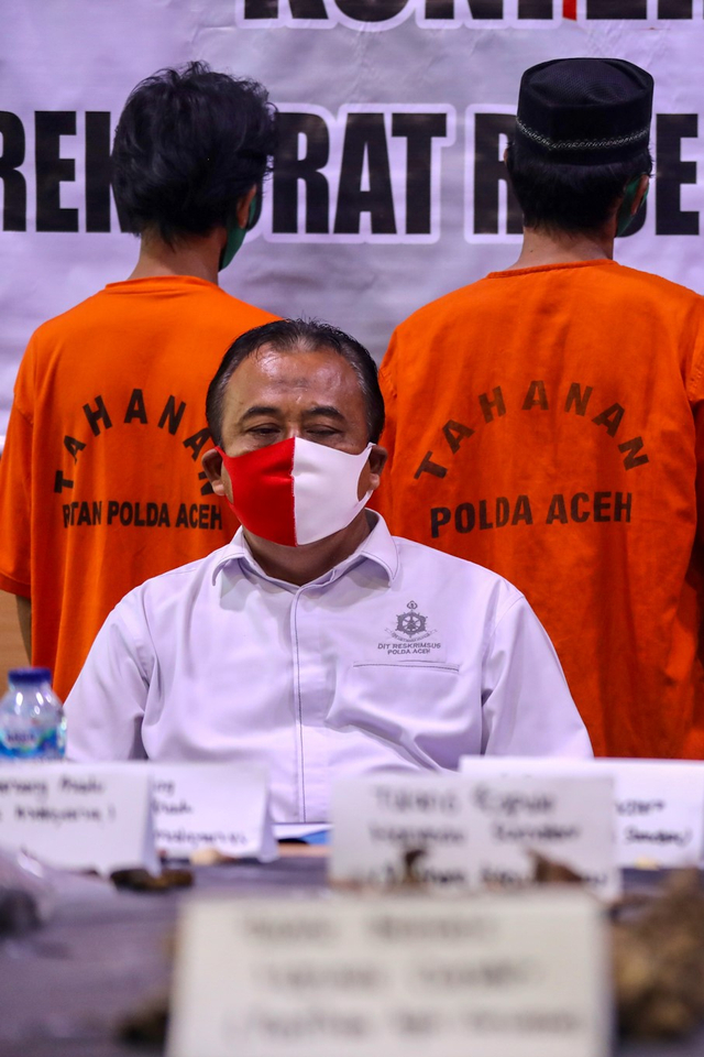 Dirreskrimsus Polda Aceh, Kombes Pol Margiyanta saat konferensi pers pengungkapan perdagangan organ Harimau Sumatera dan Beruang Madu di Mapolda Aceh, Senin (22/6/2020). Foto: Suparta/acehkini