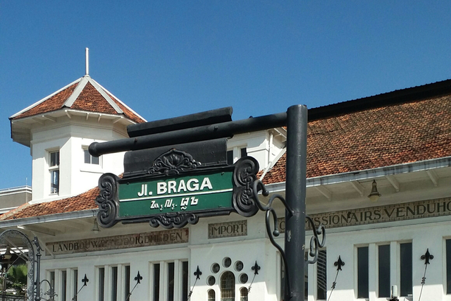 Tempat Wisata di Bandung, 3 Jalan Ikonik Ini Wajib Disambangi (45860)