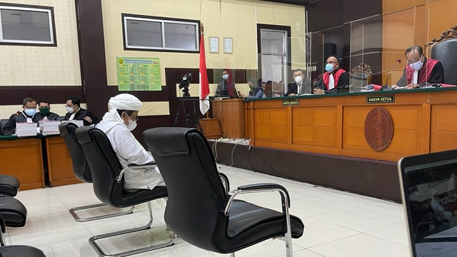 Habib Rizieq menjalani sidang tuntutan kasus data swab di Pengadilan Negeri Jakarta Timur, Kamis (3/6). Foto: Dok. Istimewa