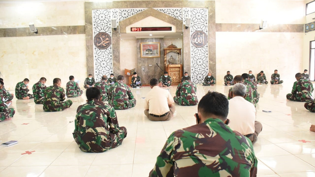 TNI AL Gelar Doa Bersama Serentak Peringati 40 Hari Gugurnya Kru KRI Nanggala (467400)