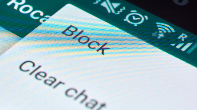 Ilustrasi fitur block di whatsapp. Foto: Shutter Stock