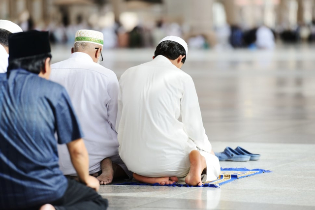 Doa Tahiyat Awal dan Akhir, Foto: Shutterstock