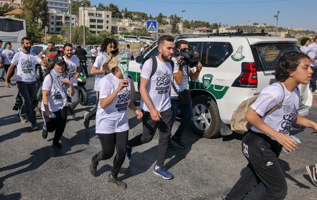 Polisi Israel serang warga Palestina saat melakukan aksi protes. Foto: Maya Alleruzzo/AP Photo