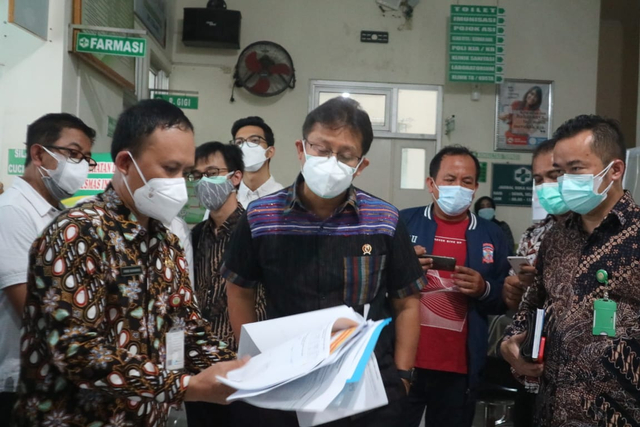 Kudus 2 Hari #DiRumahAja: Makam Sunan Kudus Sepi; Dilarang Gelar Hajatan (90300)