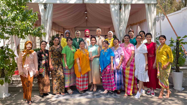 KBRI Promosikan Wonderful Indonesia ke Istri Dubes & Dubes Wanita di Beijing (67211)