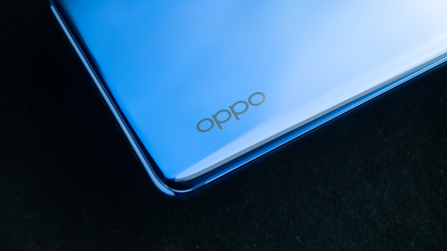 Logo Oppo di Smartphone Oppo A74 Foto: Kevin S. Kurnianto/kumparan