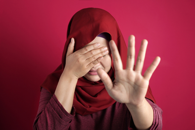 Ilustrasi perempuan memakai kerudung. Foto: Shutterstock