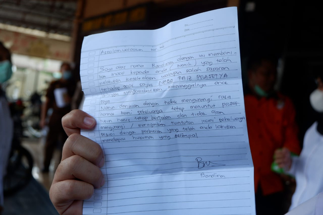 Surat Bandiman, Ayah Korban Sate Sianida Bantul, untuk Tersangka Nani (388006)