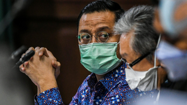 Terdakwa mantan Menteri Sosial Juliari Batubara mengikuti sidang lanjutan kasus korupsi Bantuan Sosial (Bansos) COVID-19 di Pengadilan Tipikor, Jakarta Foto: ANTARA FOTO/Galih Pradipta