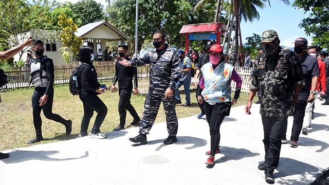 Ketua DPR RI, Puan Maharani saat mengunjungi Talise, Kecamatan Likupang Barat, Kabupaten Minahasa Utara, Sulawesi Utara