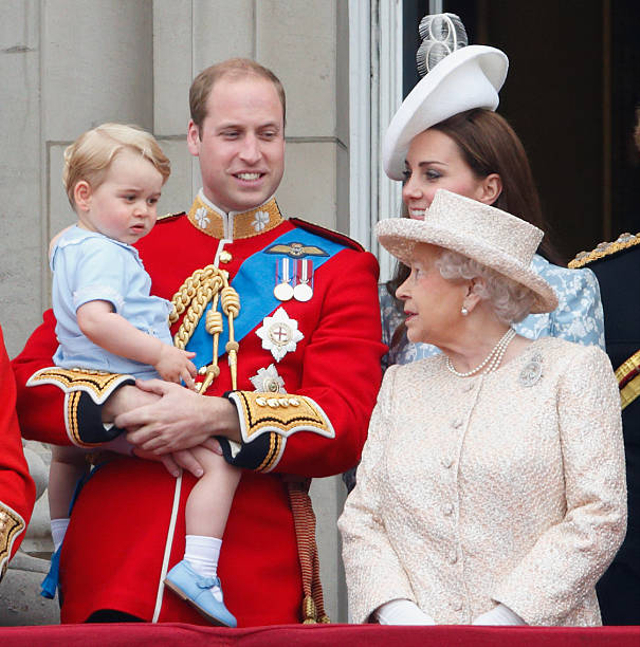Ratu Elizabeth II dan Keluarga. Foto: Getty Images 