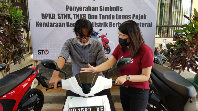 Gesits Jadi Motor Listrik Nasional Pertama yang Didaftarkan ke Samsat Kalbar (126908)