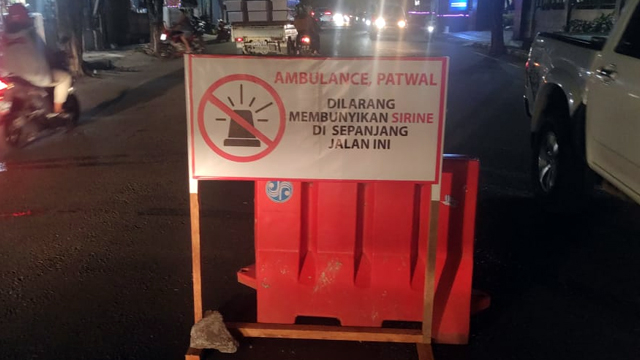 Tanda larangan membunyikan sirene ambulans di Jalan Bethesda, Kota Manado