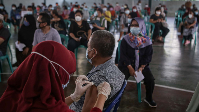 WHO Dorong Booster Vaksin Bagi Lansia yang Disuntik Sinopharm-Sinovac (80182)