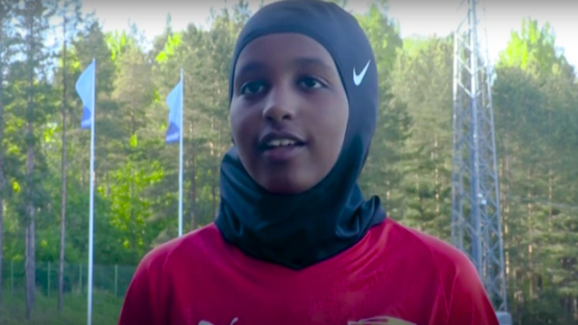 Asosiasi Sepak Bola Finlandia Membagikan Jilbab Olahraga Gratis (24393)