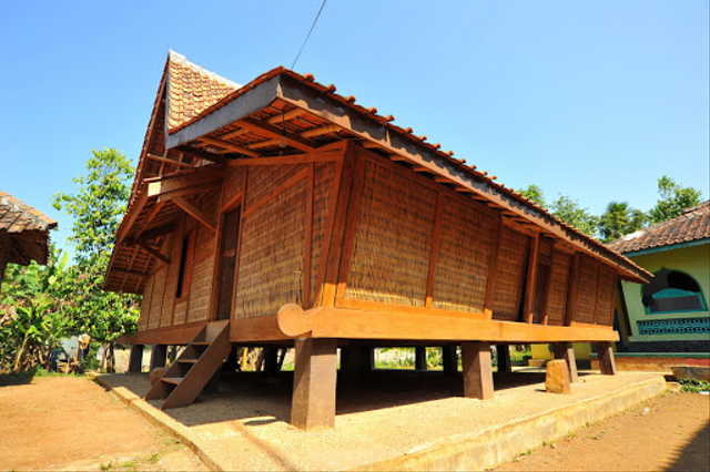 Rumah Adat di Indonesia