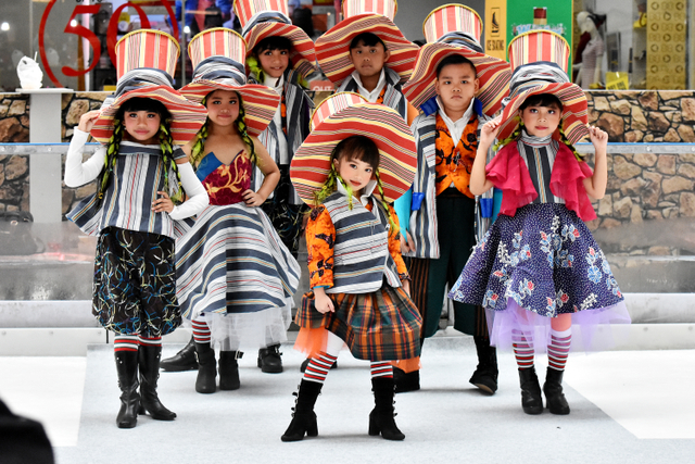 Inspirasi Fashion Anak-anak dari Kisah Charlie and The Chocolate Factory (22316)
