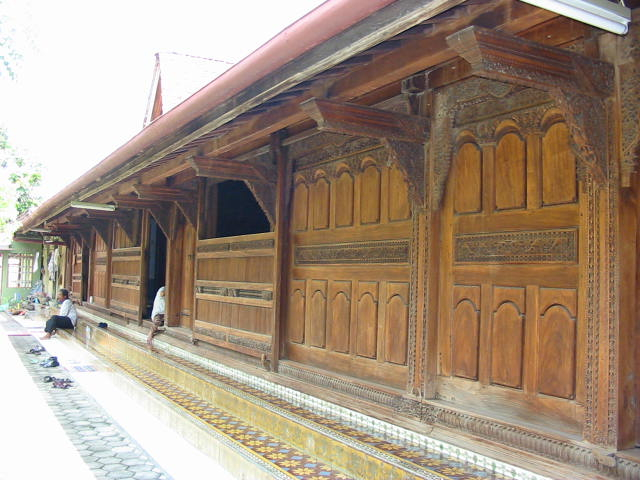 Rumah Adat Jawa Tengahan, Ini Dua Hunian Paling Khas (19897)