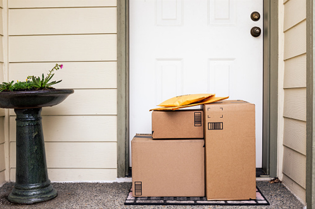 Cara cek barang JNE sudah sampai atau belum untuk memastikan barang Anda sampai pada tujuan. Foto: dok. https://unsplash.com/