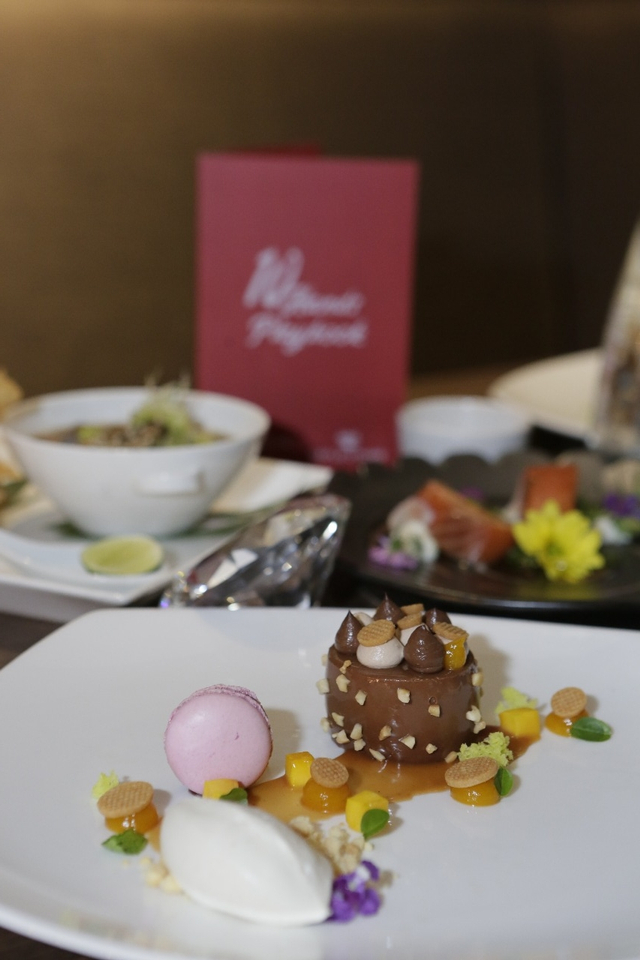 Restoran Ini Tawarkan Paket Fine Dining dengan Kreasi Menu 5 Chef Ternama Dunia (18203)