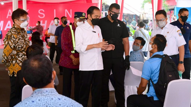 Jokowi Akhiri Peninjauan Vaksinasi Hari Ini di Pelabuhan Sunda Kelapa (93368)