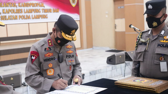Sertijab Pejabat Utama Jajaran Polda, Ini Pesan Kapolda Lampung (1)