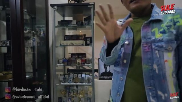 Melihat Ruangan Khusus Koleksi Senapan di Rumah Parto Patrio (25202)
