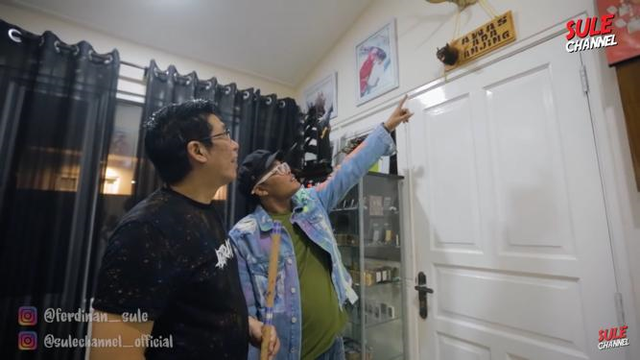 Melihat Ruangan Khusus Koleksi Senapan di Rumah Parto Patrio (25205)