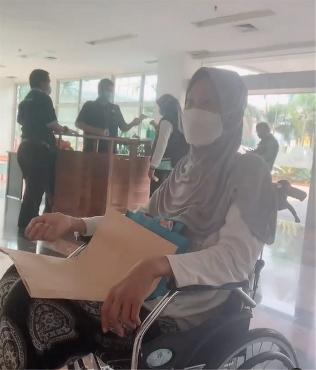 Disinggung soal Jenguk Ibunda Kalina Oktarani, Ini Jawaban Vicky Prasetyo (11804)