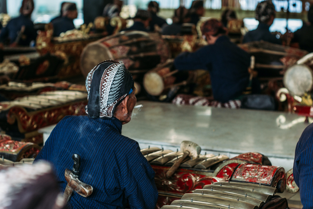 Ilustrasi Guru Gatra dalam Macapat Jawa. Foto: Pexels