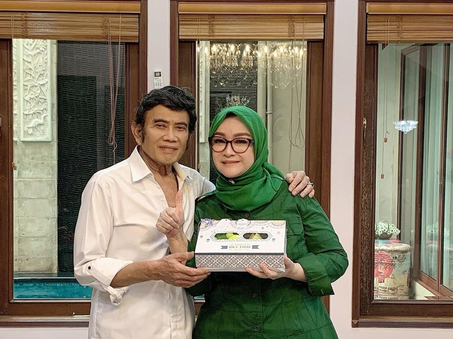 Langgeng, Ini 5 Potret Keharmonisan Rhoma Irama dan Ricca Rachim (16490)