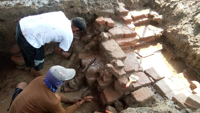 Tim arkeolog dan balai cagar budaya telah menyelesaikan ekskavasi di Desa Sambimaya, Kecamatan Juntinyuat, Kabupaten Indramayu, Jawa Barat. (Anastasya)