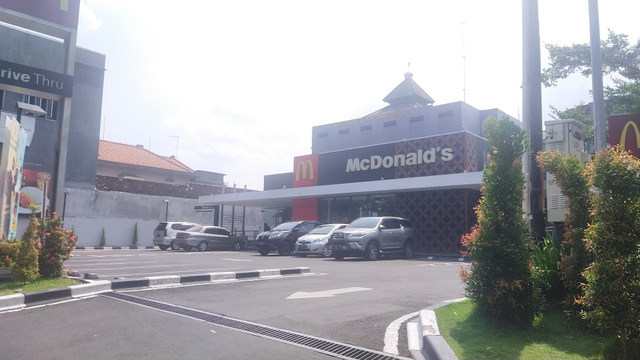 Gerai McDonald's Slamet Riyadi Solo sudah kembali beroperasi setelah sempat ditutup lantaran kerumunan dalam promo BTS Meal