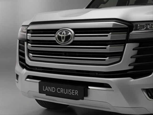 Desain grille Land Cruiser 300. Foto: dok. Toyota