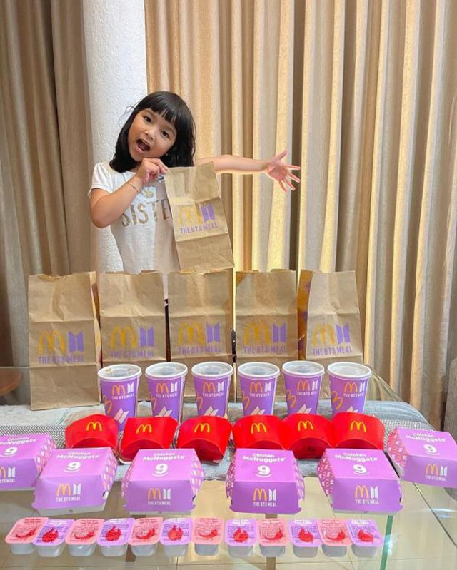 Ikutan Demam BTS Meal, 5 Figur Publik Tajir Ini Borong Hingga Puluhan Paket (7865)