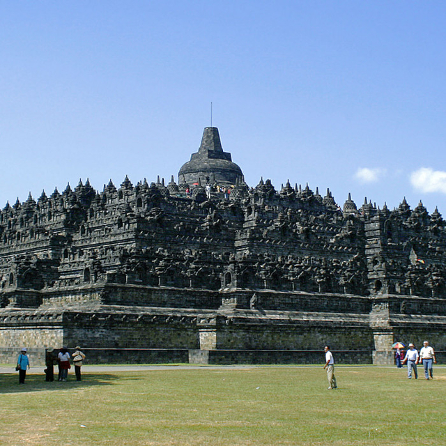 Bangunan candi yak tak bisa lepas dari Sejarah Candi Borobudur. Sumber: Kemdikbud