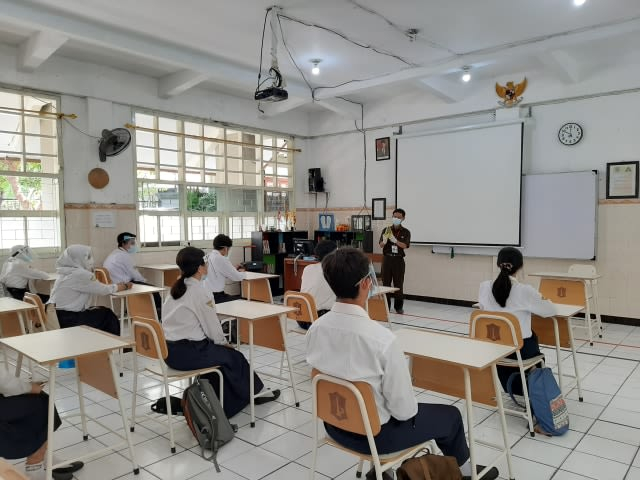 Simulasi sekolah tatap muka di Surabaya. Foto: Dok. Basra