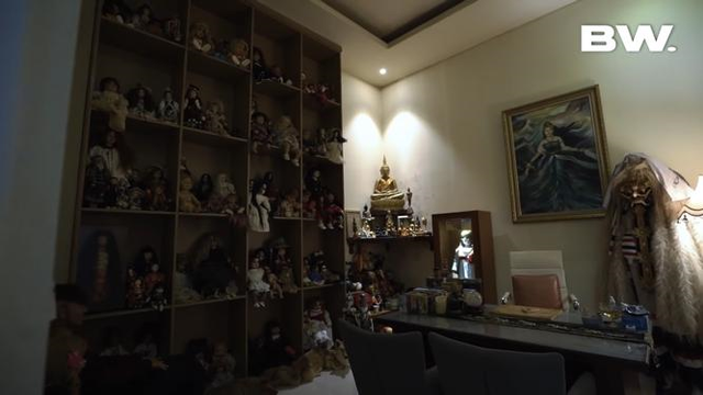 5 Selebriti yang Hobi Mengoleksi Boneka, Ada yang Bentuknya Menyeramkan (842)